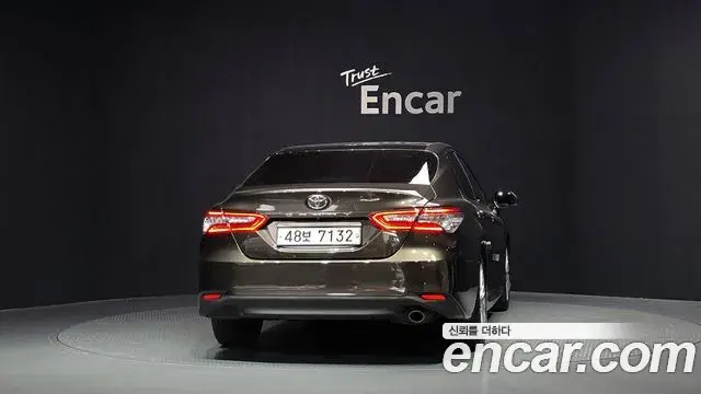 Toyota Camry 2018 — Фото 4/20