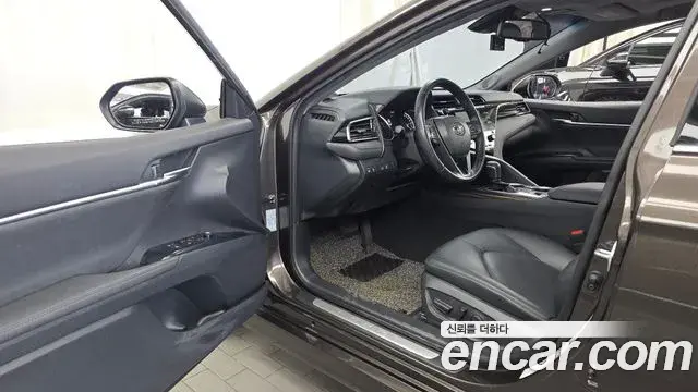 Toyota Camry 2018 — Фото 10/20