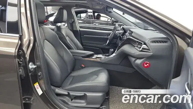Toyota Camry 2018 — Фото 11/20