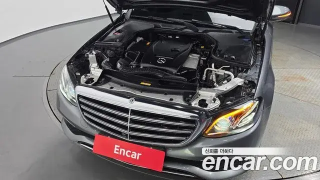 Mercedes-Benz E-Class 2018 — Фото 6/20