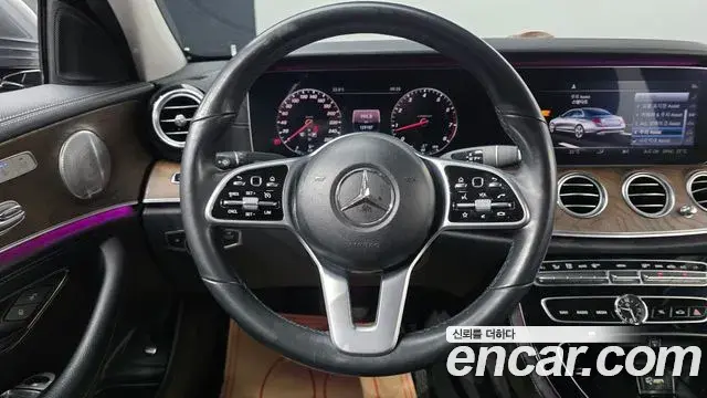 Mercedes-Benz E-Class 2018 — Фото 15/20