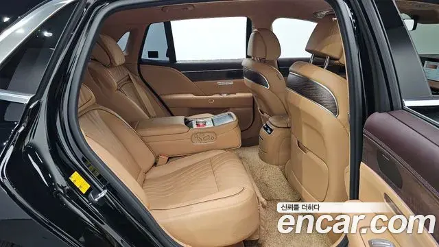 Genesis G90 2023 — Фото 12/20