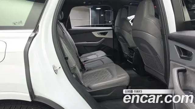 Audi Q7 2022 — Фото 11/20