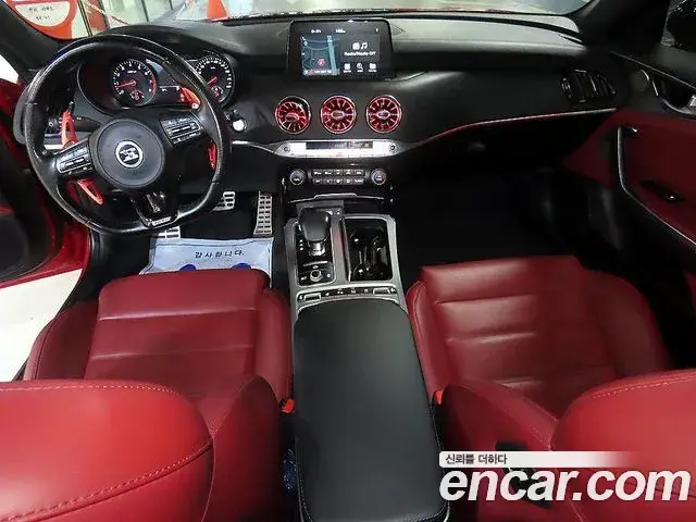 Kia Stinger 2018 — ფოტო 5/20