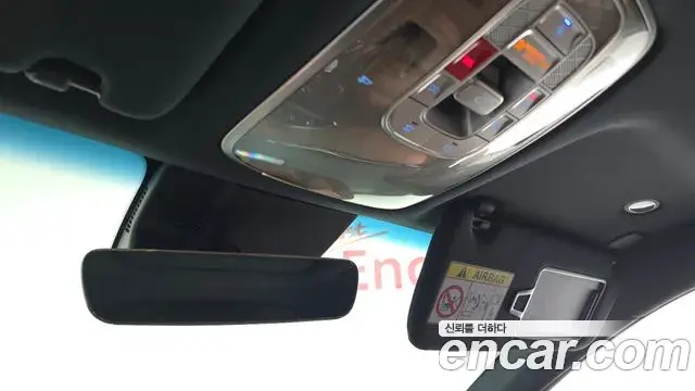 Genesis GV70 2023 — ფოტო 8/32