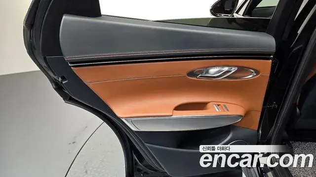 Genesis GV70 2023 — ფოტო 9/32