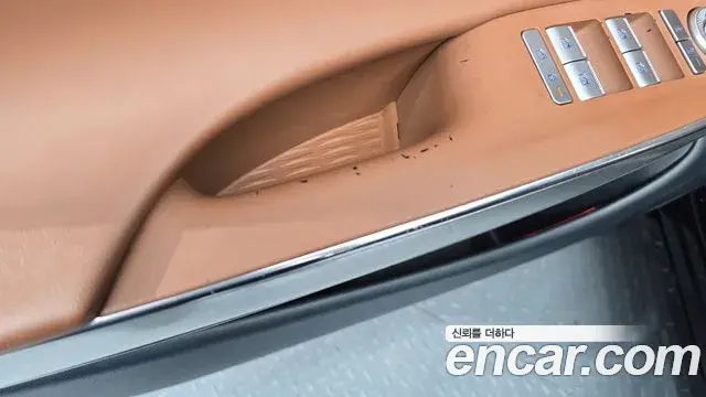 Genesis GV70 2023 — ფოტო 12/32