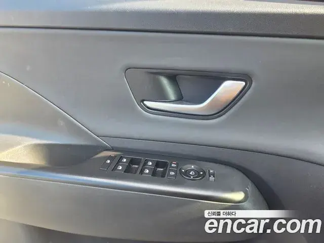 Hyundai Kona 2023 — Фото 4/7