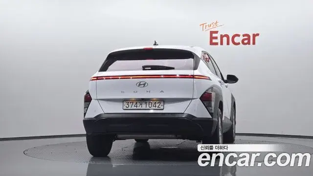 Hyundai Kona 2023 — Фото 4/20