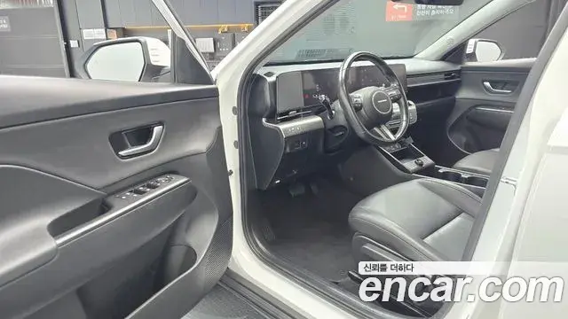 Hyundai Kona 2023 — Фото 10/20