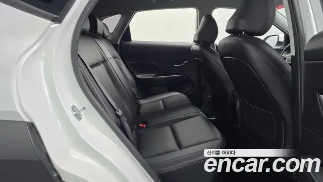 Hyundai Kona 2023 — Фото 12/20