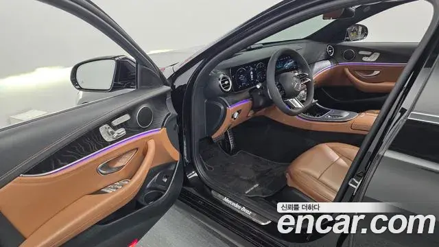Mercedes-Benz E-Class 2021 — Фото 10/20
