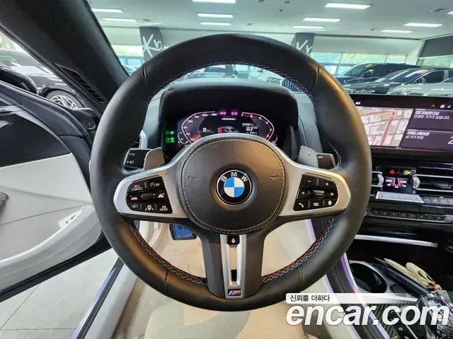 BMW 8 Series 2025 — Фото 2/20