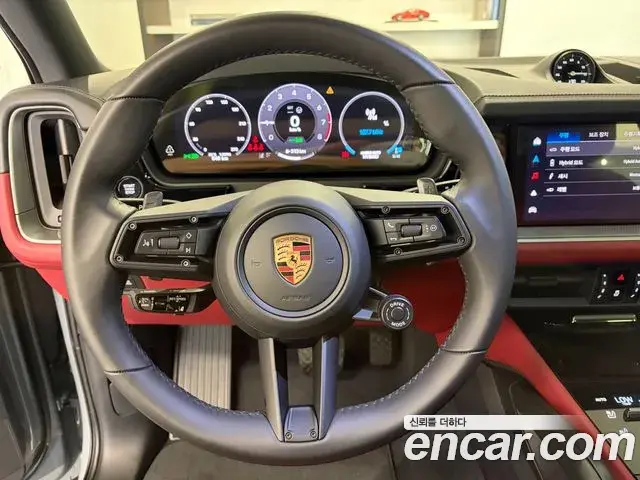 Porsche Cayenne 2025 — Фото 12/20