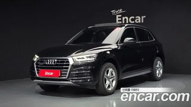 Audi Q5 2020 — Фото 1/20