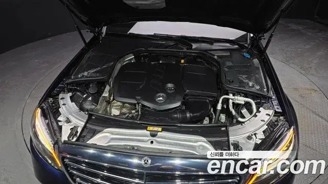Mercedes-Benz C-Class 2019 — Фото 6/20