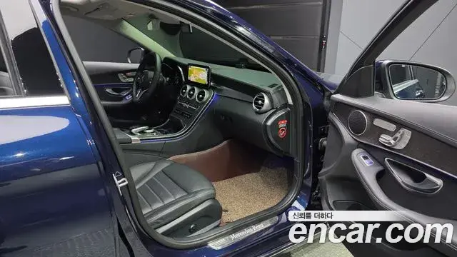 Mercedes-Benz C-Class 2019 — Фото 11/20