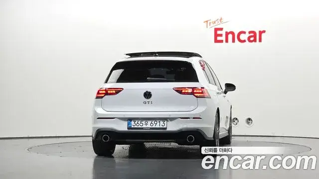 Volkswagen Golf 2025 — Photo 15/30