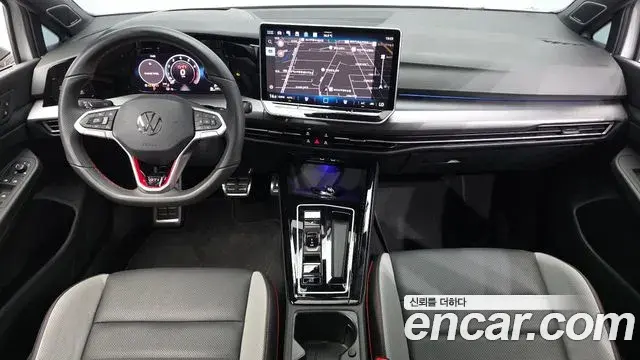 Volkswagen Golf 2025 — Photo 9/30