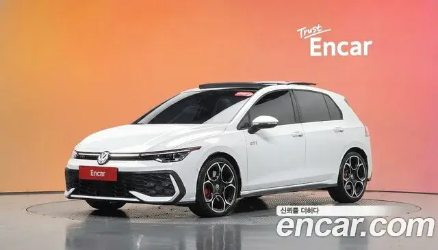 Volkswagen Golf 2025 — Photo 17/30