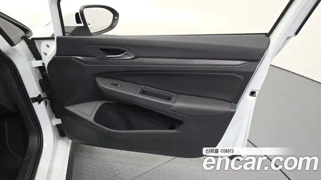 Volkswagen Golf 2025 — Photo 10/30