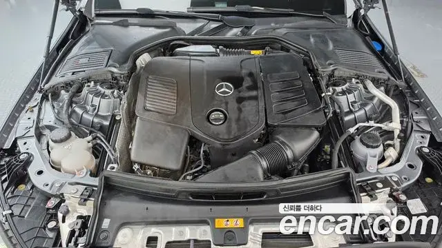 Mercedes-Benz C-Class 2023 — Фото 6/20