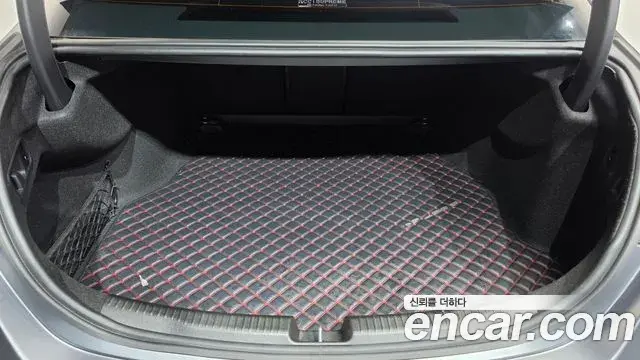 Mercedes-Benz C-Class 2023 — Фото 18/20