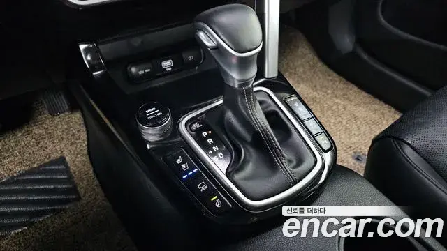 Kia Seltos 2019 — ფოტო 17/35