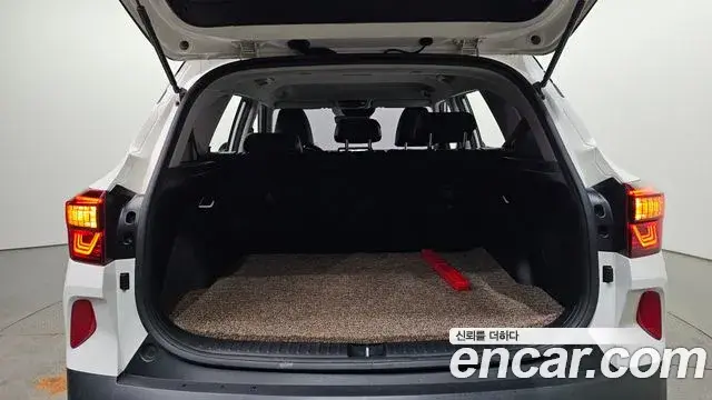 Kia Seltos 2019 — ფოტო 13/35
