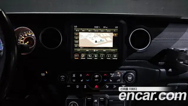 Jeep Wrangler 2019 — Фото 14/20