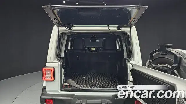 Jeep Wrangler 2019 — Фото 20/20