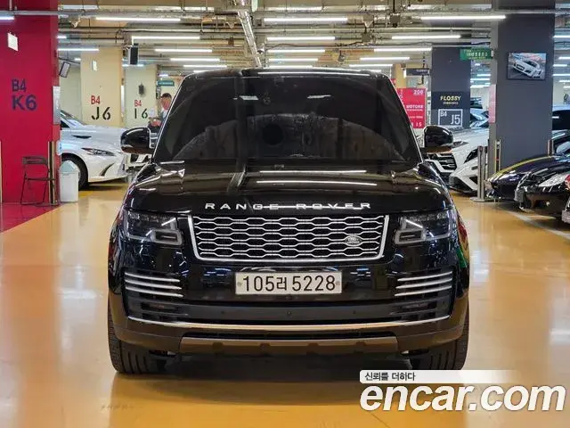 Land Rover Range Rover 2020 — ფოტო 4/20