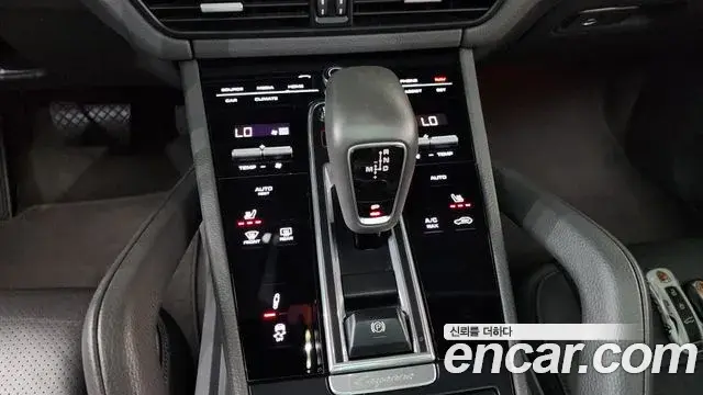 Porsche Cayenne 2020 — Фото 9/20