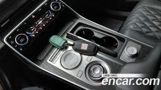 Genesis GV80 2021 — ფოტო 24/32