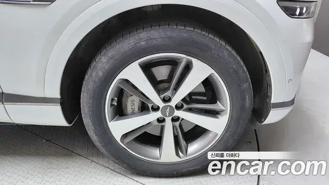 Genesis GV80 2021 — ფოტო 18/32