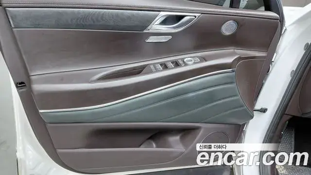 Genesis GV80 2021 — ფოტო 30/32