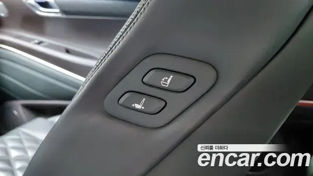 Genesis GV80 2021 — ფოტო 16/32