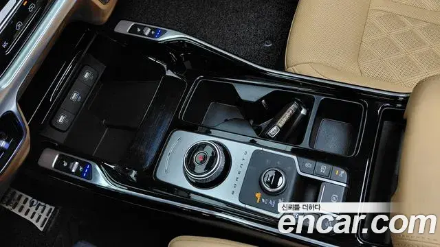Kia Sorento 2022 — Şəkil 25/33