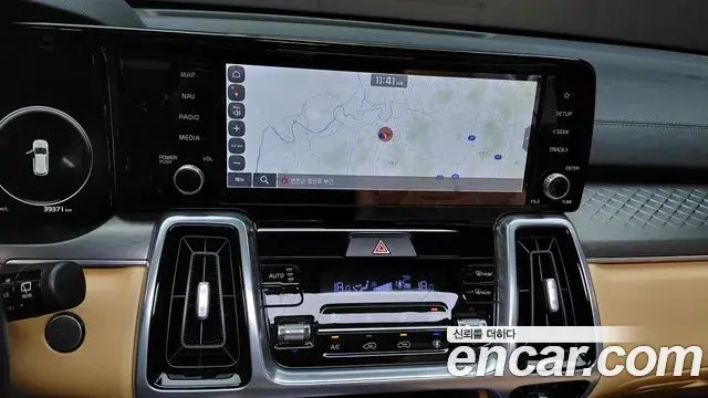 Kia Sorento 2022 — Şəkil 32/33