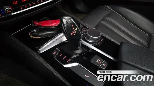 BMW 5 Series 2018 — Фото 9/20