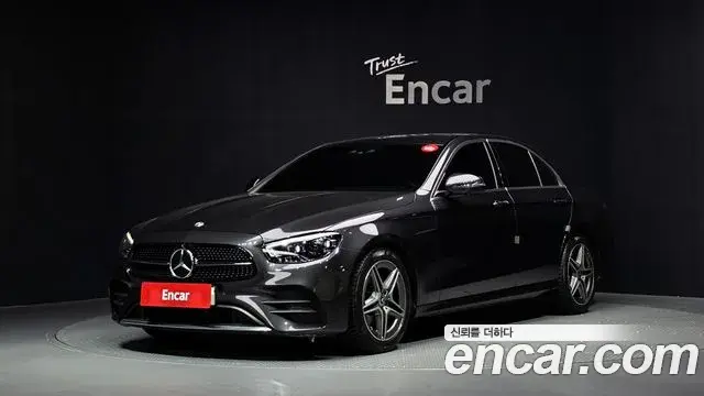 Mercedes-Benz E-Class 2022 — Фото 1/20