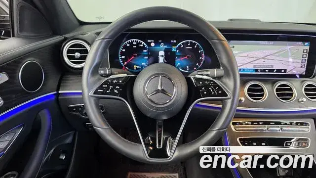 Mercedes-Benz E-Class 2022 — Фото 13/20