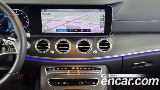 Mercedes-Benz E-Class 2022 — Фото 14/20