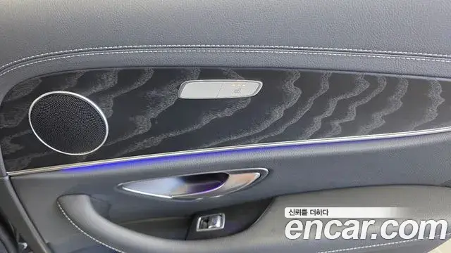 Mercedes-Benz E-Class 2022 — Фото 18/20