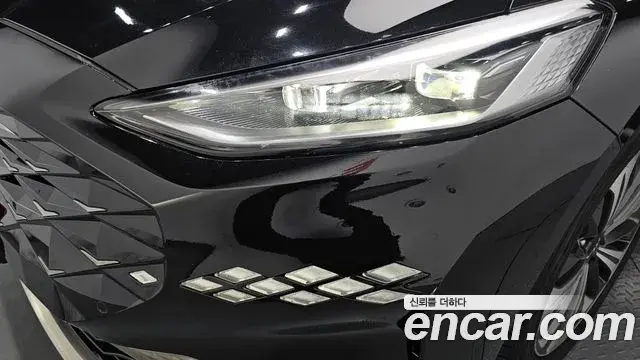 Kia K8 2022 — Photo 10/35