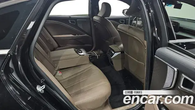Kia K8 2022 — Photo 3/35