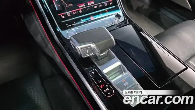 Audi A8 2019 — Фото 9/20