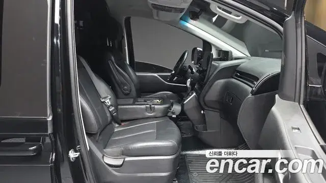 Hyundai Staria 2021 — Фото 11/20