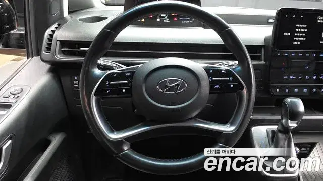 Hyundai Staria 2021 — Фото 13/20