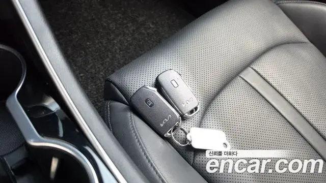 Kia K5 2021 — Şəkil 14/32